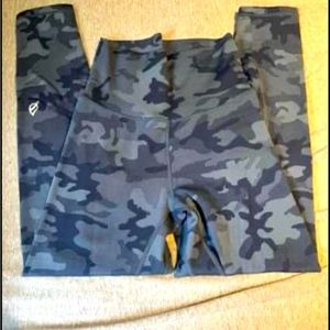 Ptula Stealth leggings